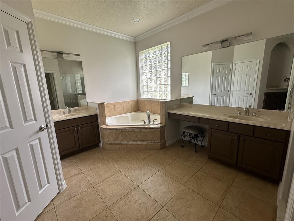 11648 Delwick Drive - Photo 8