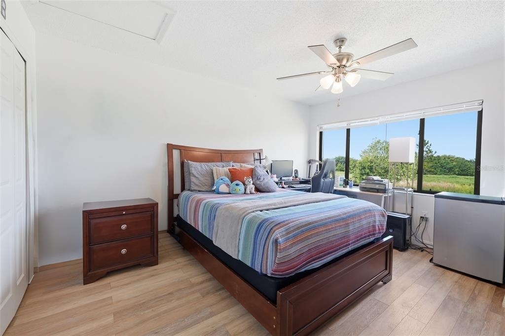 2216 Stonington Avenue - Photo 25