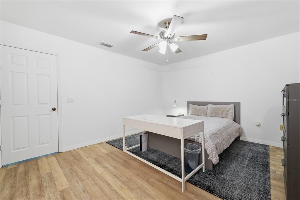 2216 Stonington Avenue - Photo 21
