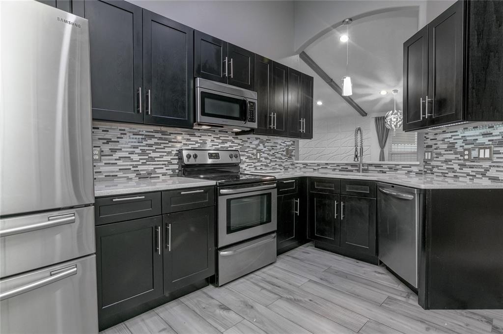 307 Woodbay Court - Photo 2