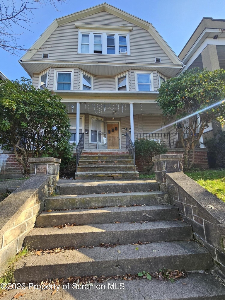 840 Monroe Avenue - Photo 0