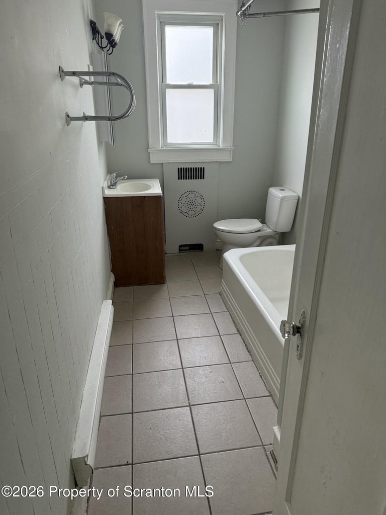 840 Monroe Avenue - Photo 6