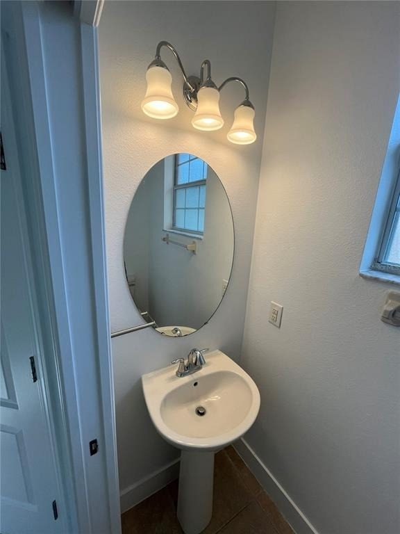 2820 Adelaide Court - Photo 4