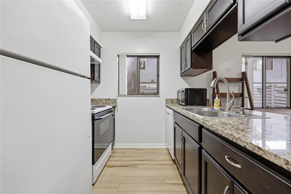 3600 Sw 19th Avenue - Photo 6