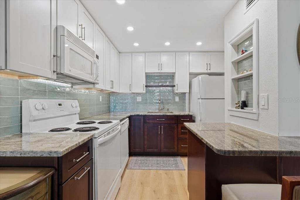 420 64th Avenue - Photo 14