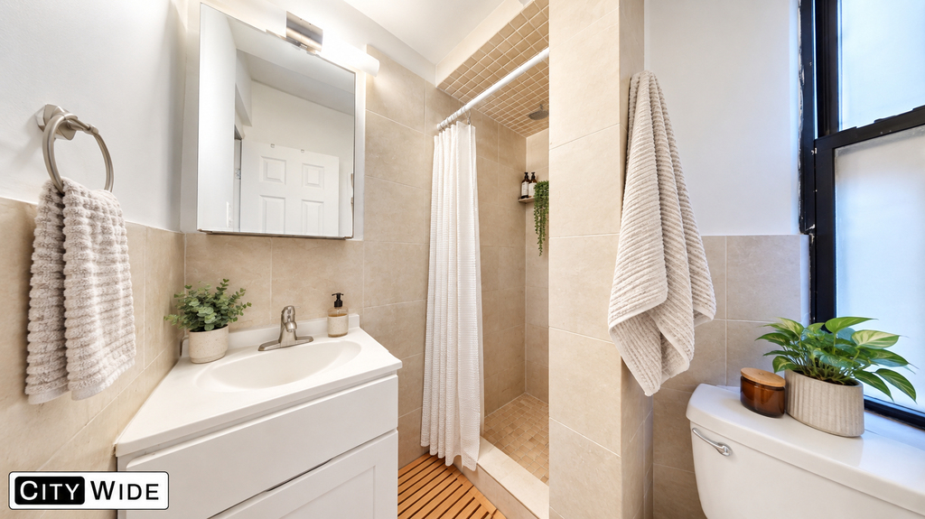174 Thompson Street - Photo 4
