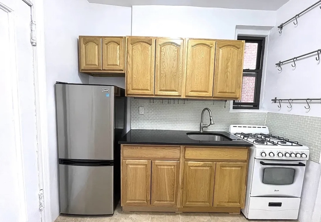 45-11 43rd Avenue - Photo 2