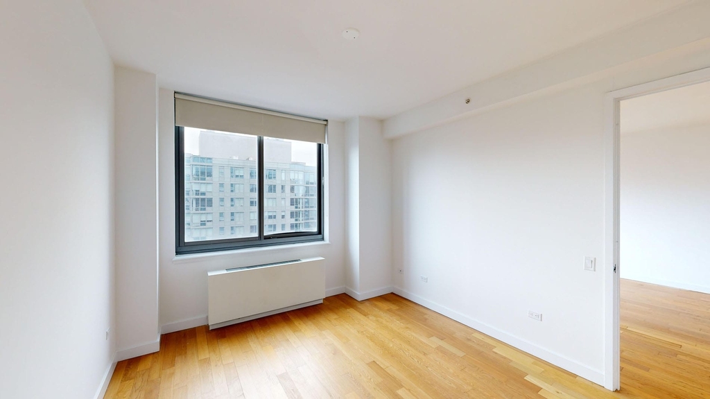 808 Columbus Ave - Photo 3