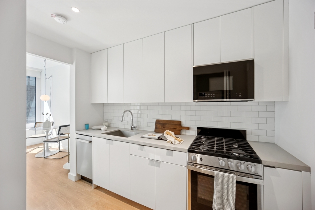 41-46 27th Street - Photo 3
