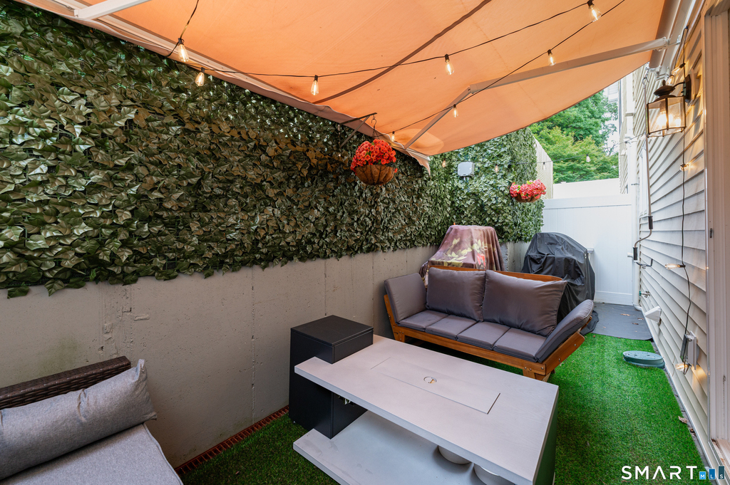 82 Columbus Place - Photo 9