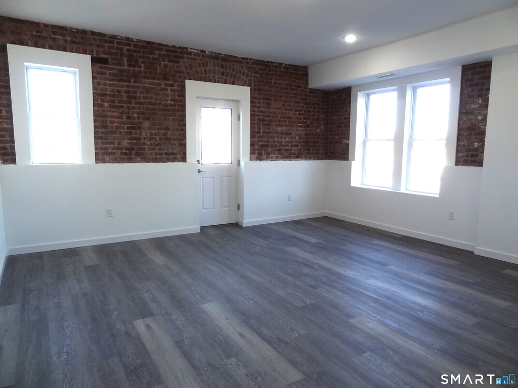 2806 Fairfield Avenue - Photo 5