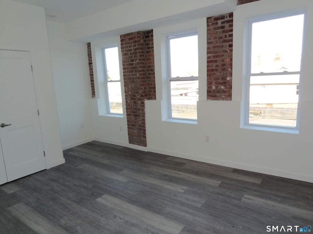 2806 Fairfield Avenue - Photo 8