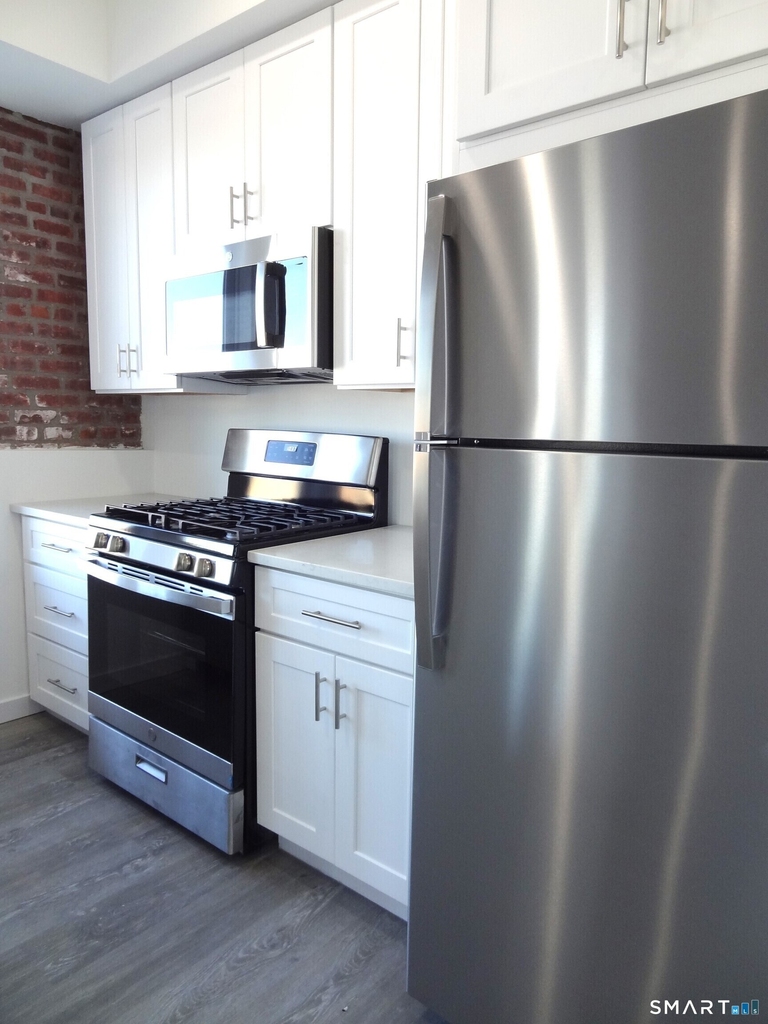 2806 Fairfield Avenue - Photo 3
