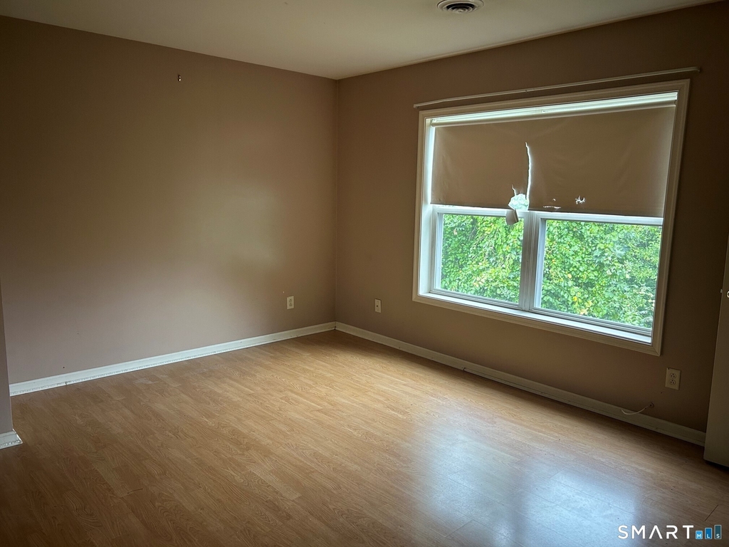 163 Otis Street - Photo 9