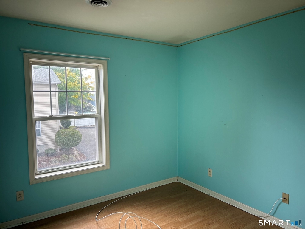 163 Otis Street - Photo 10