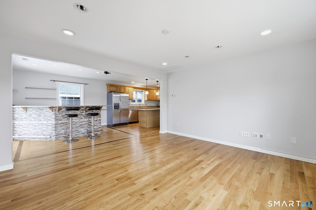 134 Golden Hill Street - Photo 10