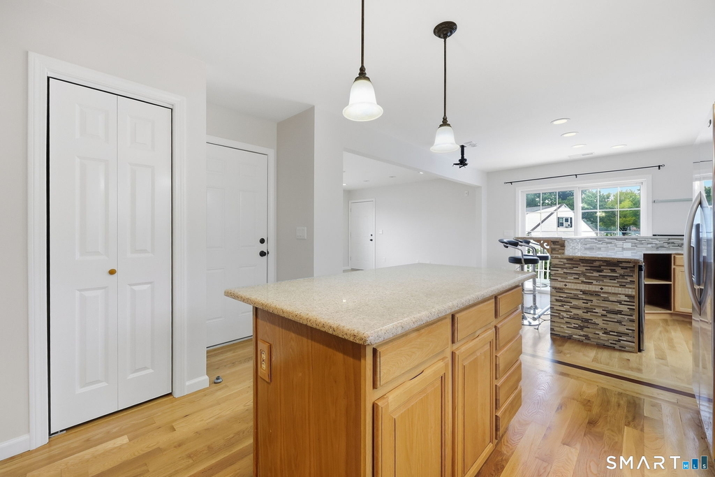 134 Golden Hill Street - Photo 3