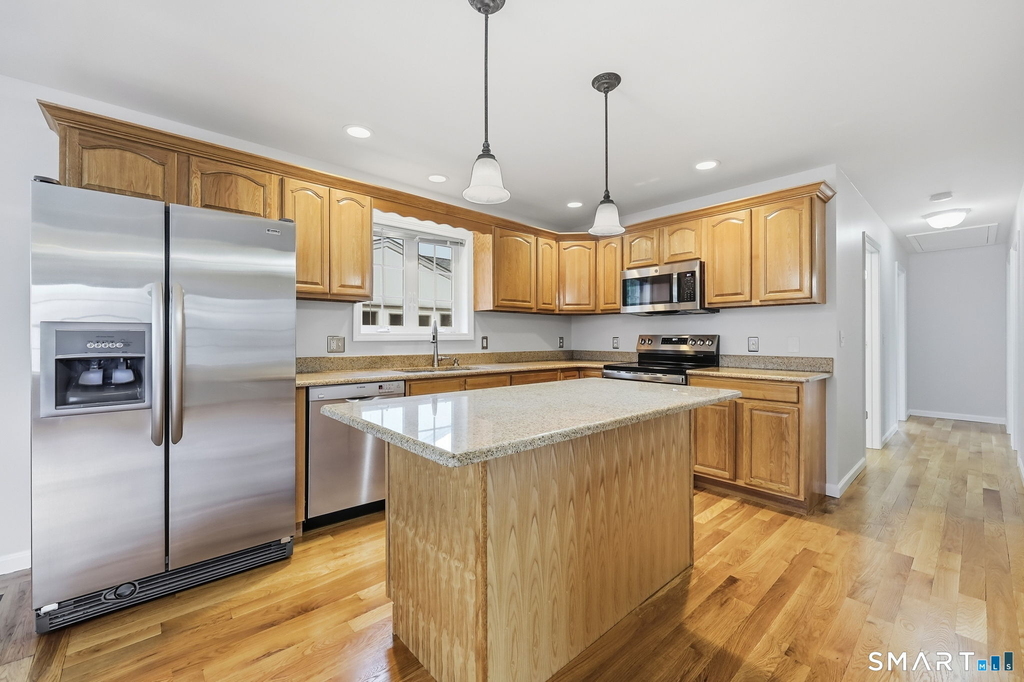 134 Golden Hill Street - Photo 2