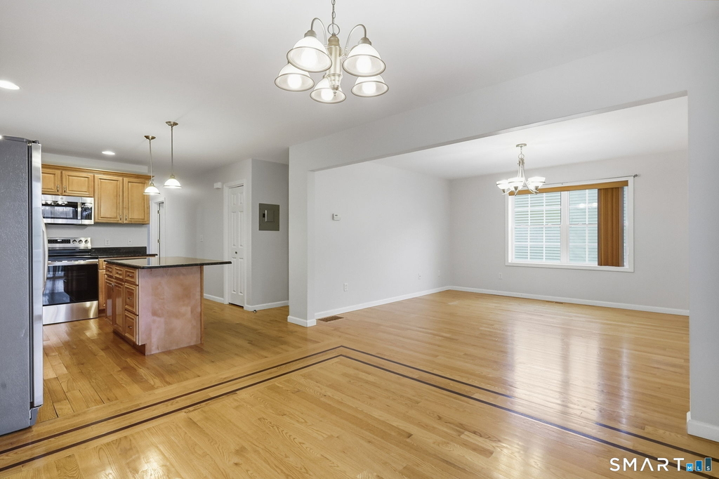 134 Golden Hill Street - Photo 5
