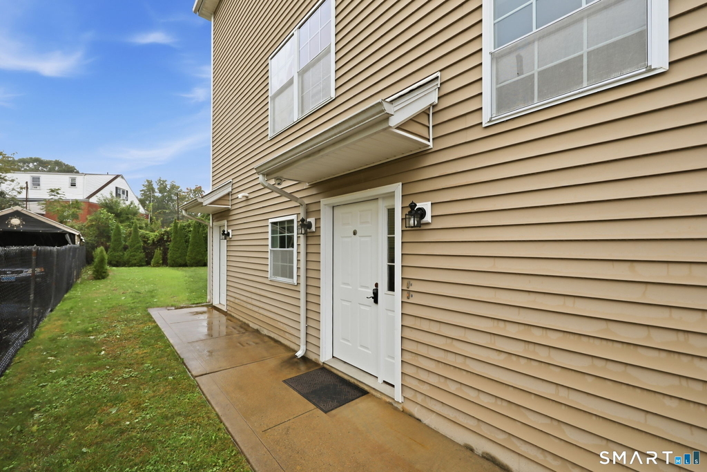 134 Golden Hill Street - Photo 21