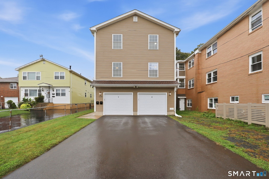 134 Golden Hill Street - Photo 0