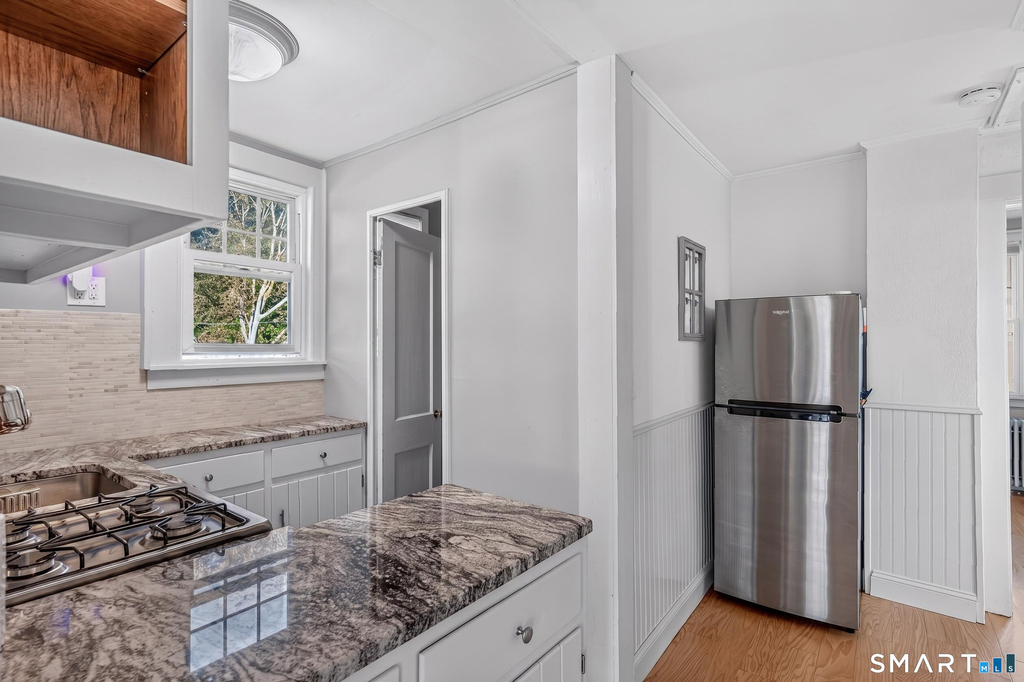78 Waverly Avenue - Photo 7