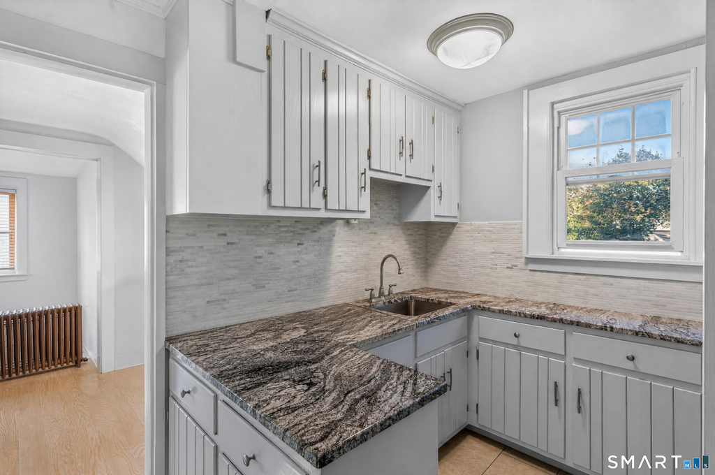 78 Waverly Avenue - Photo 6