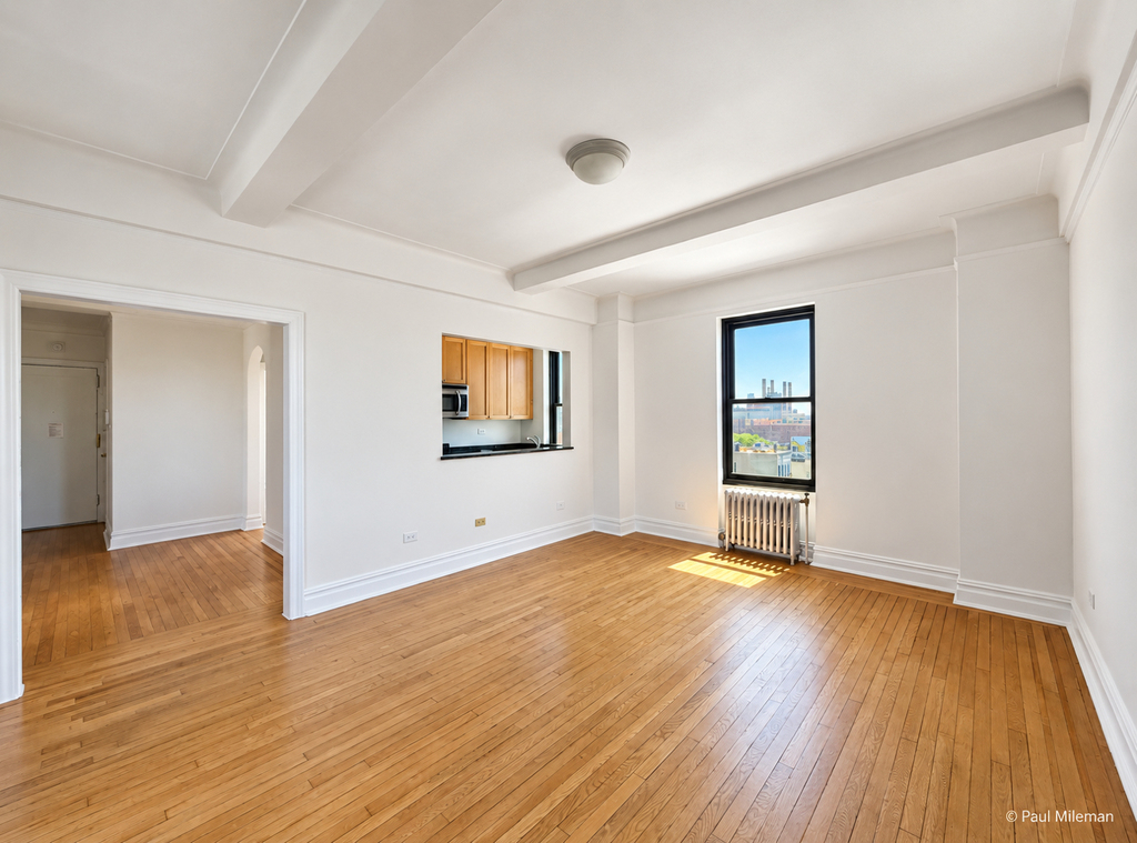  E 11th st/2nd Avenue - Photo 0