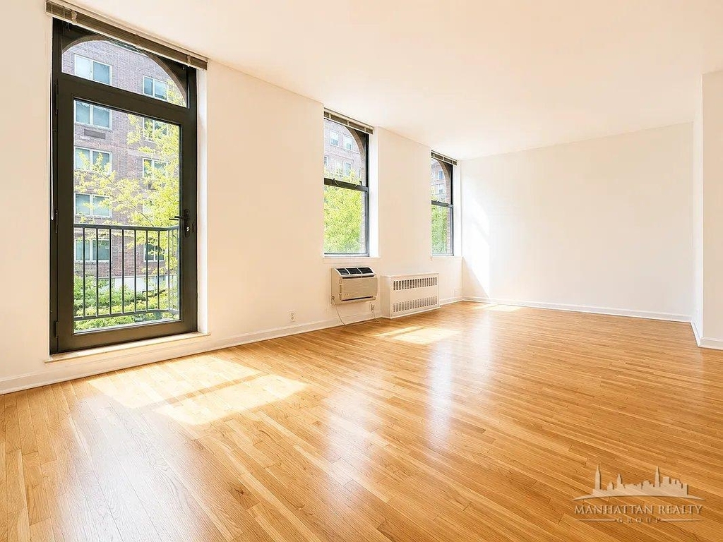 East 12th Street - Photo 1