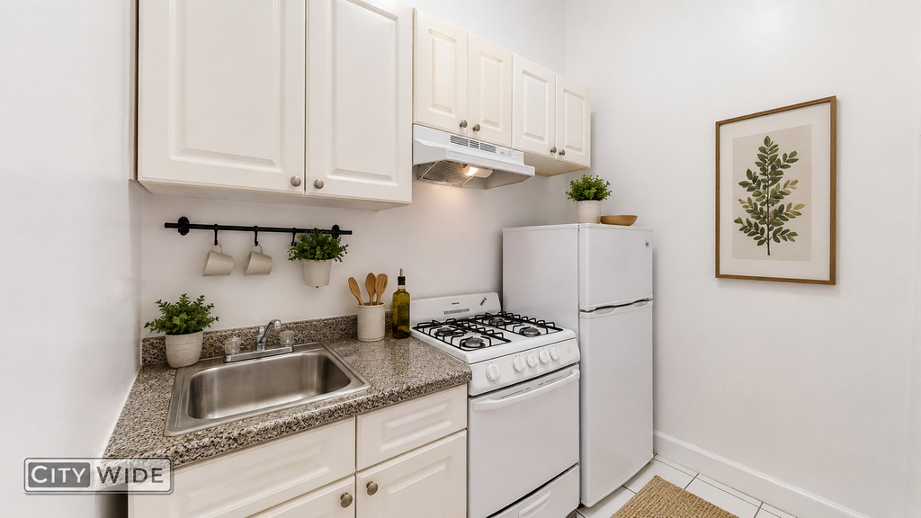 159 East 55th Street - Photo 1