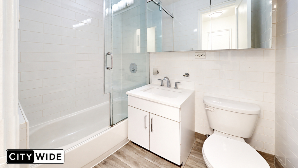 160 East 55th Street #7F - Photo 2