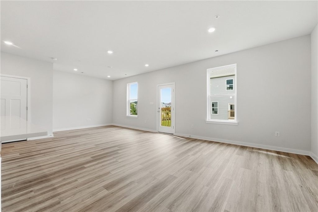 1005 Darcy Dr - Photo 8