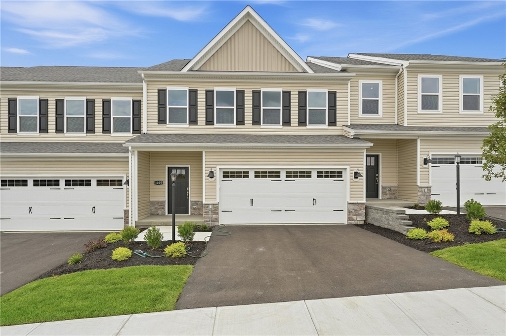 1005 Darcy Dr - Photo 1