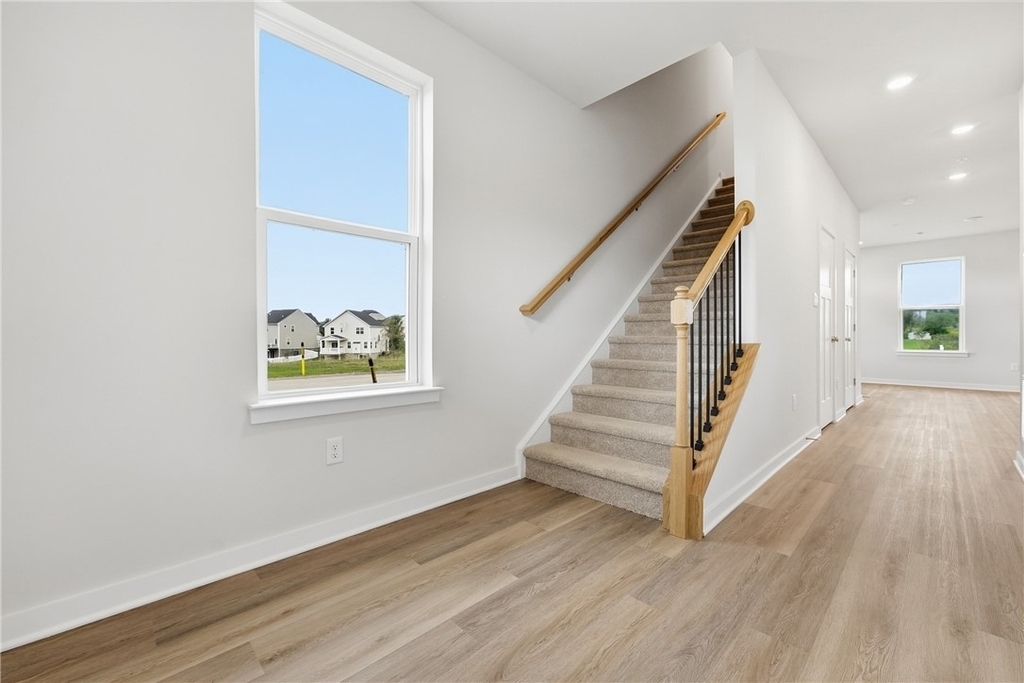 1007 Darcy Dr - Photo 3