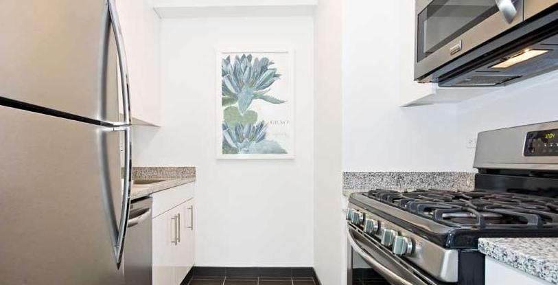 West 37th Street - Photo 2