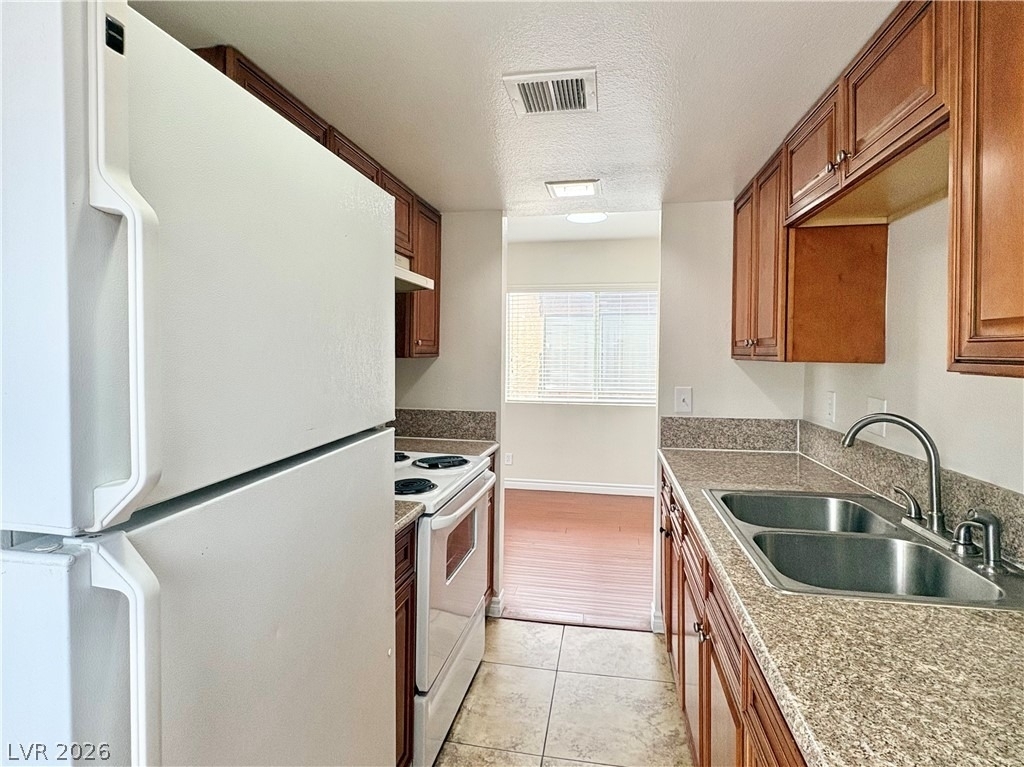 5447 Retablo Avenue - Photo 5