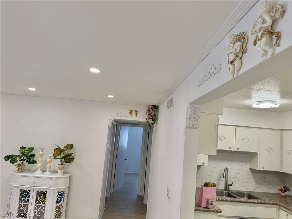 575 S Royal Crest Circle - Photo 4
