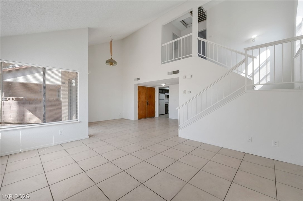 4427 Faberge Avenue - Photo 4