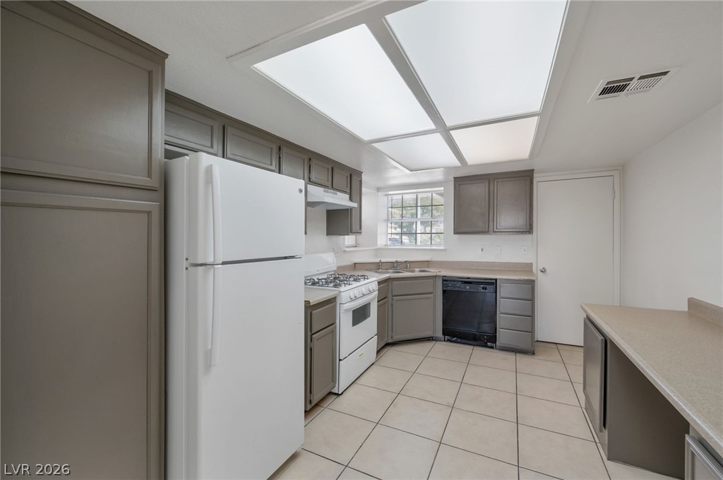 4427 Faberge Avenue - Photo 5