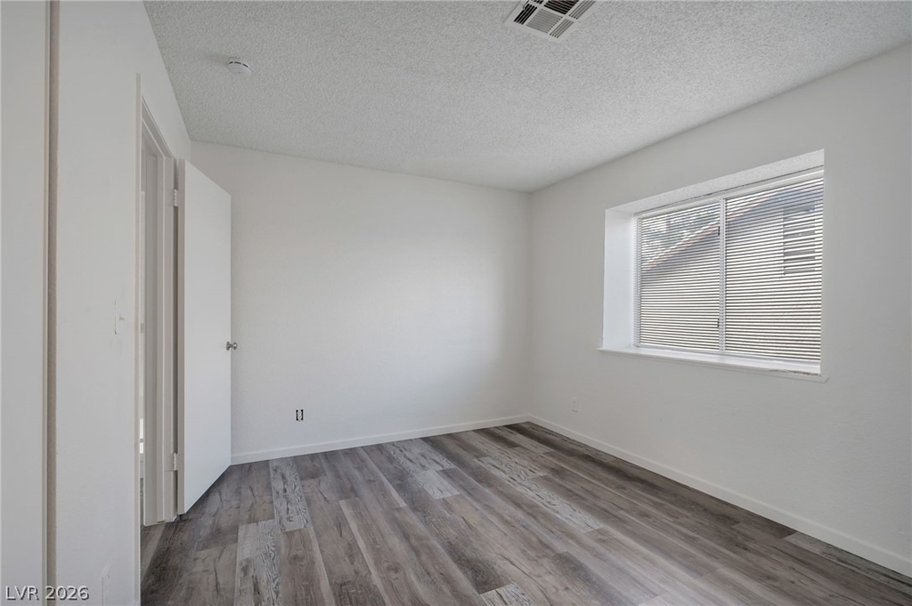 4427 Faberge Avenue - Photo 11