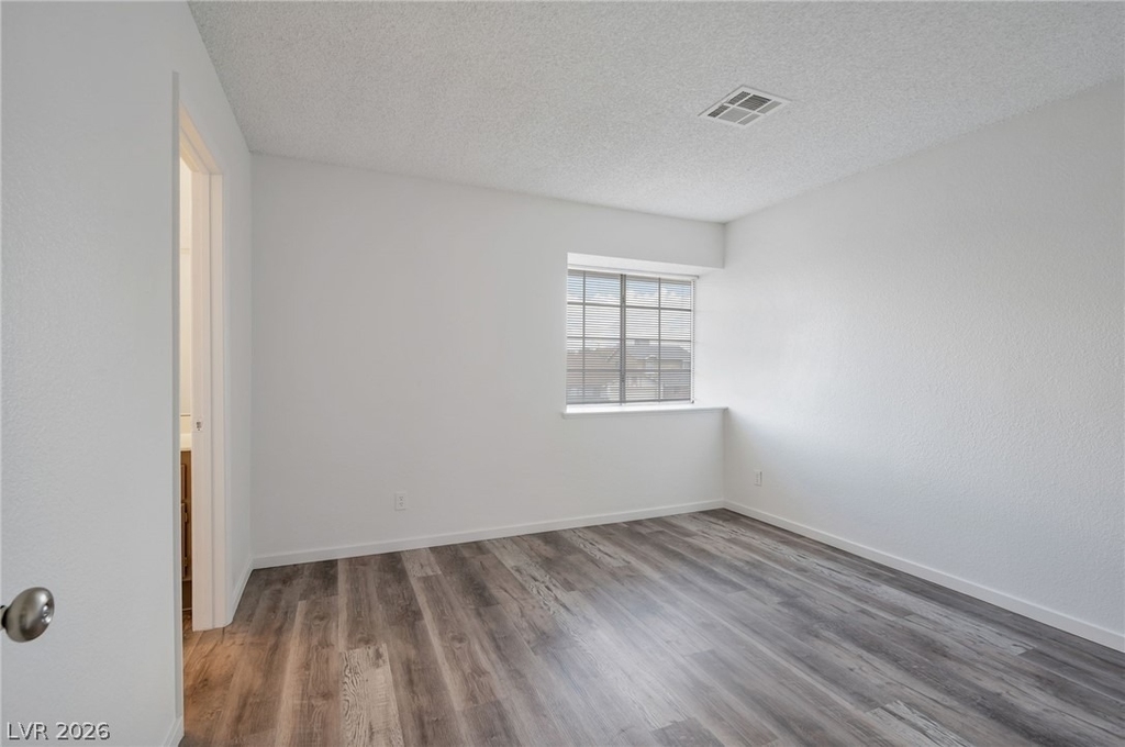 4427 Faberge Avenue - Photo 12