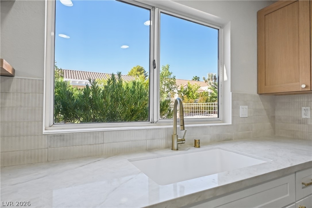 9009 Signal Terrace Drive - Photo 17