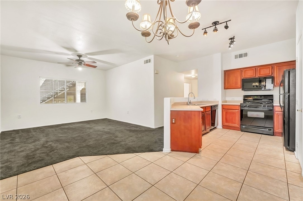 10245 S Maryland Parkway - Photo 7