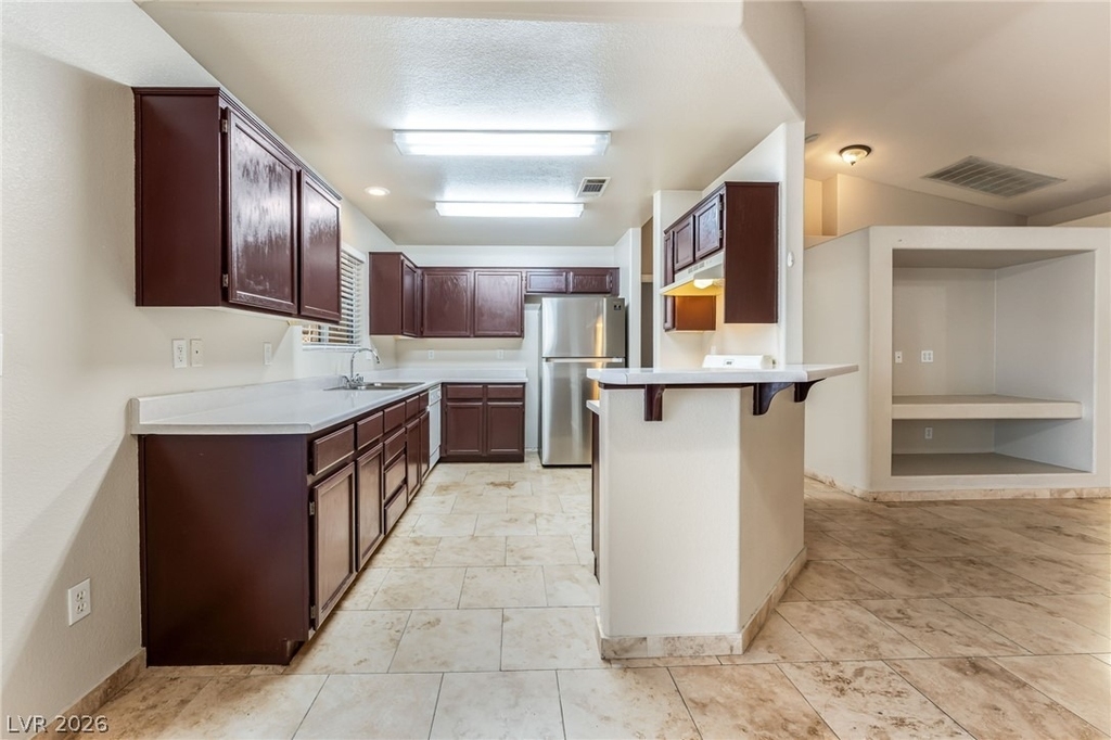 857 Lantham Place - Photo 8