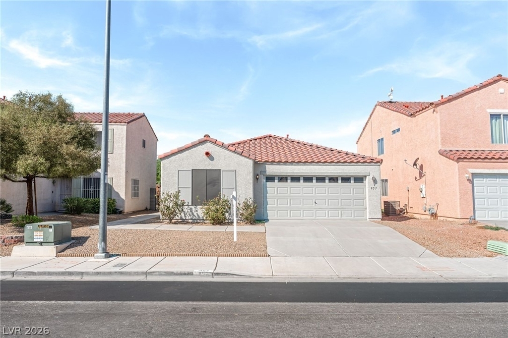 857 Lantham Place - Photo 0