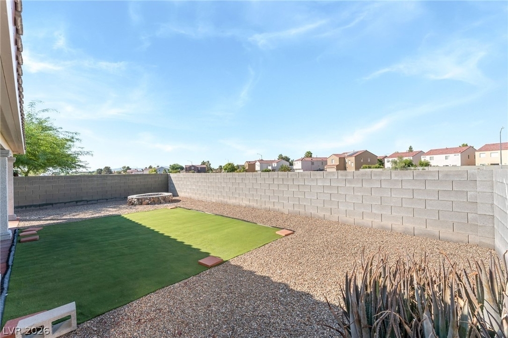 857 Lantham Place - Photo 32