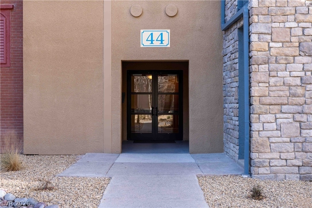 44 E Serene Avenue - Photo 32