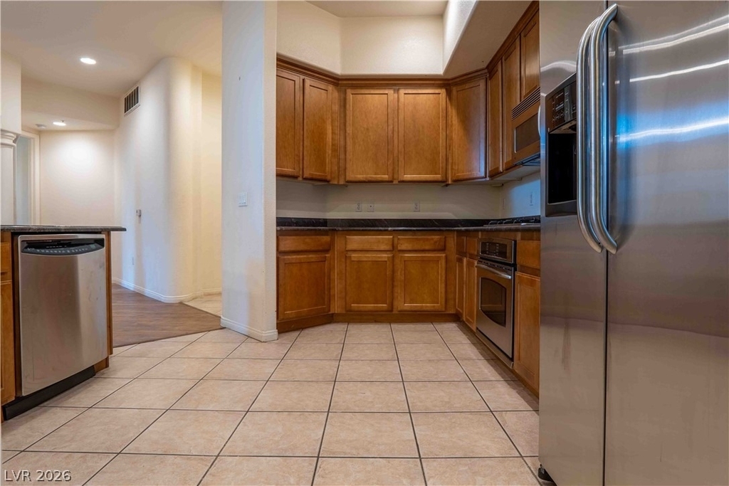 44 E Serene Avenue - Photo 2