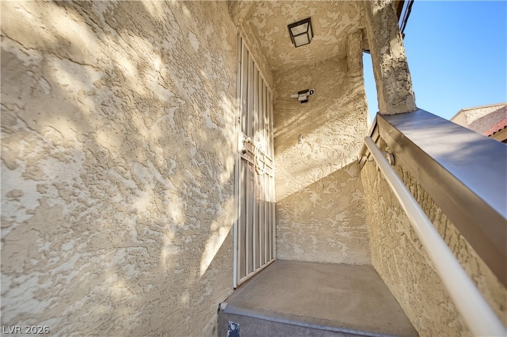 4752 Obannon Drive - Photo 2