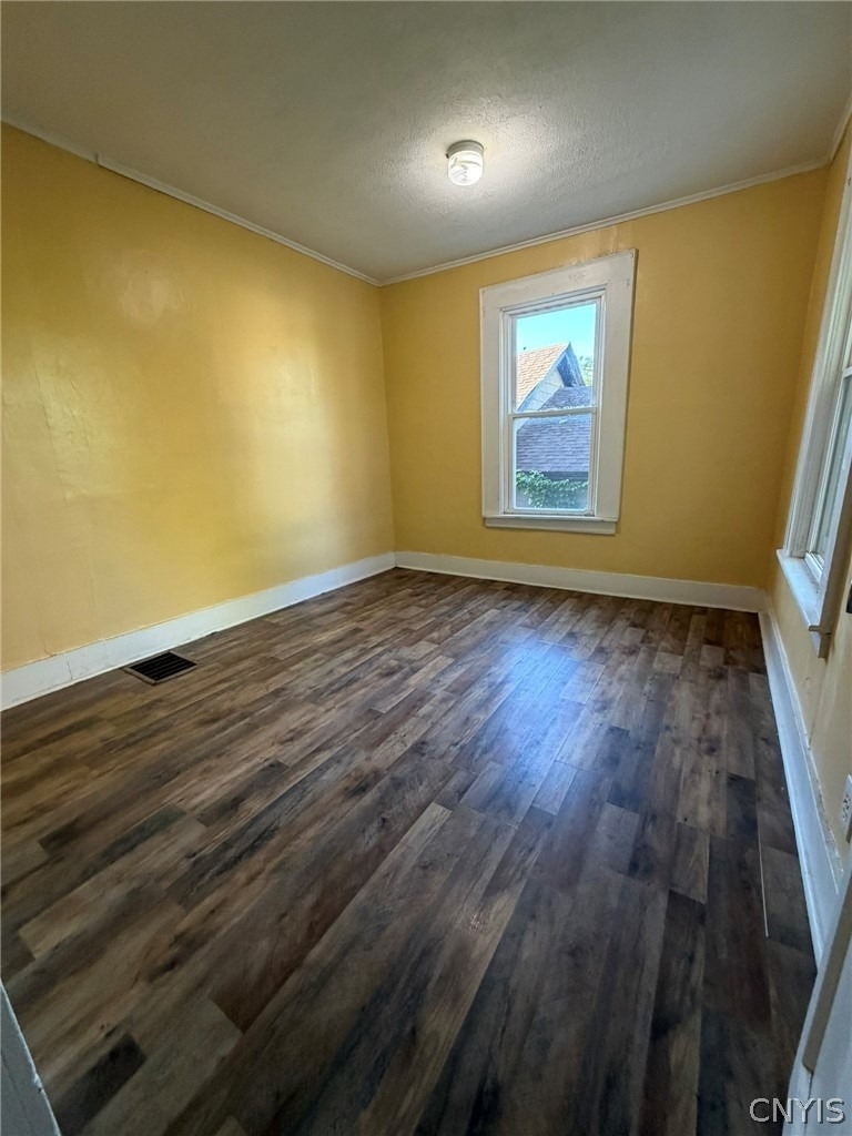 133 Delong Avenue - Photo 1